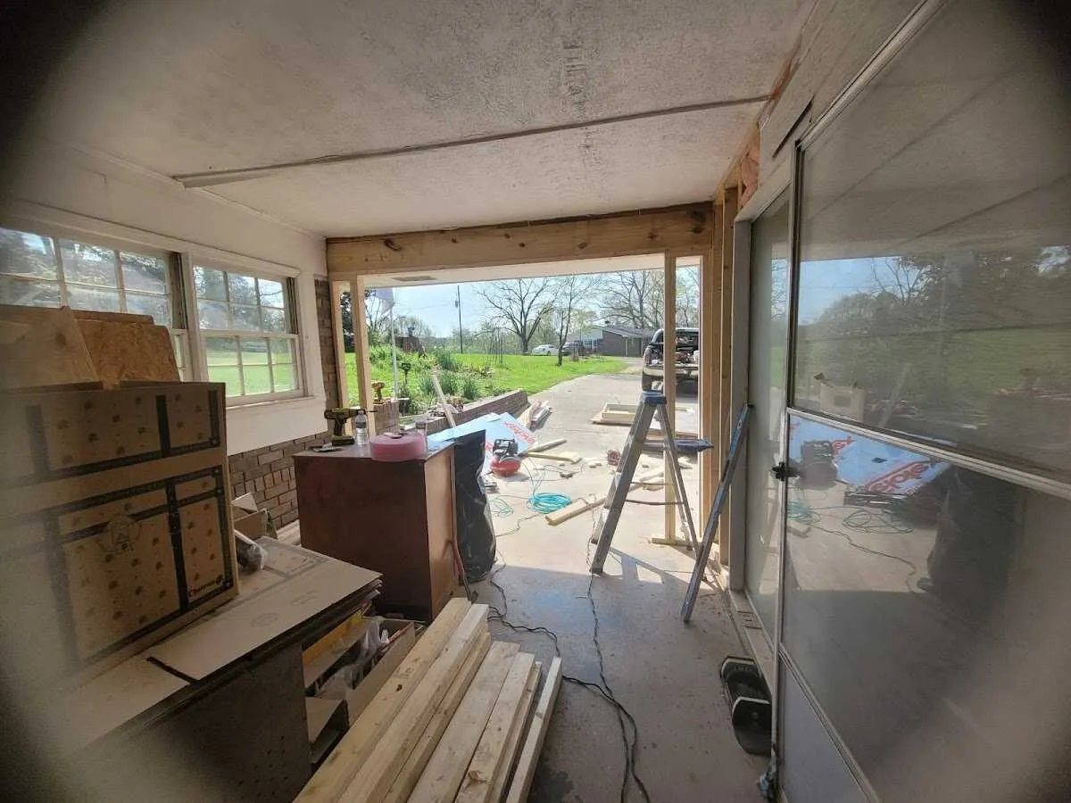 Air movers and dehumidifier for Water Mitigation Services in Van Alstyne